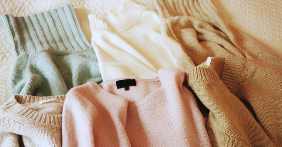 ニット・セーターのお手入れについて。洗濯方法と長く楽しむためのプロ