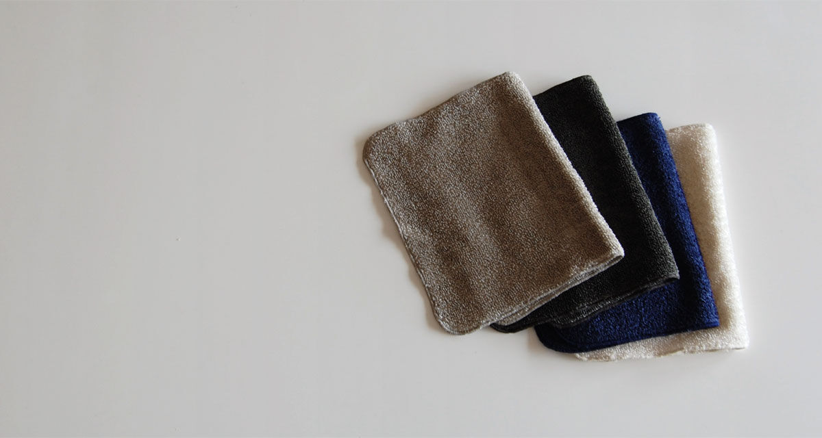 毎日のコンロ掃除を簡単シンプルに。掃除のプロも愛用する「洗剤がいらない！油汚れ専用ふきん」の使い方。