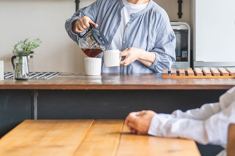この先も安心して暮らすために。シニア世代に快適なキッチンの作り方を収納のプロと考えます。