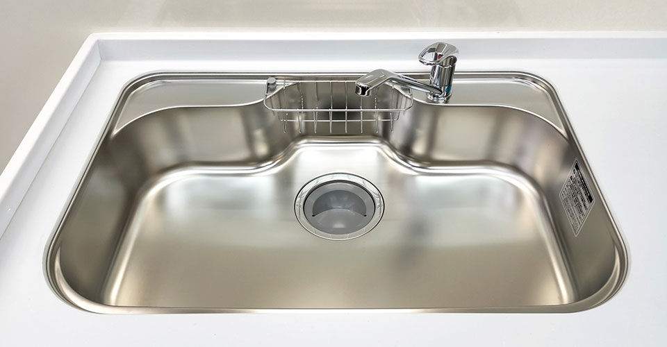 捨てる予定の物を使って排水口掃除をラクに。