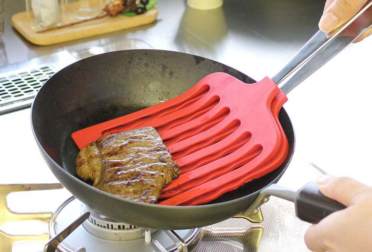 最低価格の フッ素焼き網で使える マルチグリルトング中 レッド www.gaviao.ba.gov.br