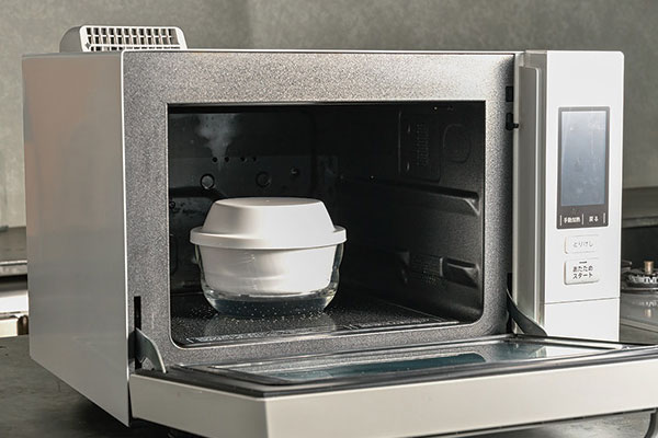 手軽に使えるコンパクトなレンジ用蒸し器