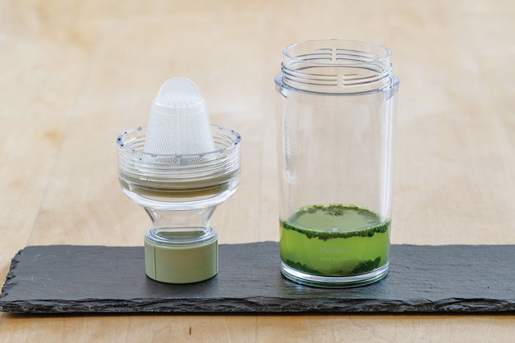 メッシュフィルターが茶葉をキャッチ