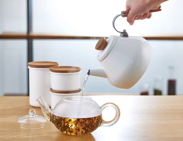 おいしい紅茶のために注ぎ口を太く