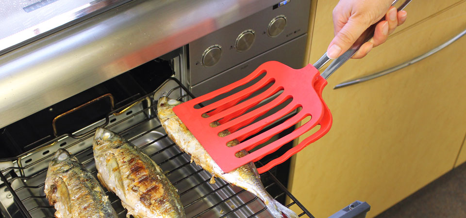 フッ素焼き網で使える！マルチグリルトング大（レッド）【製造元出荷